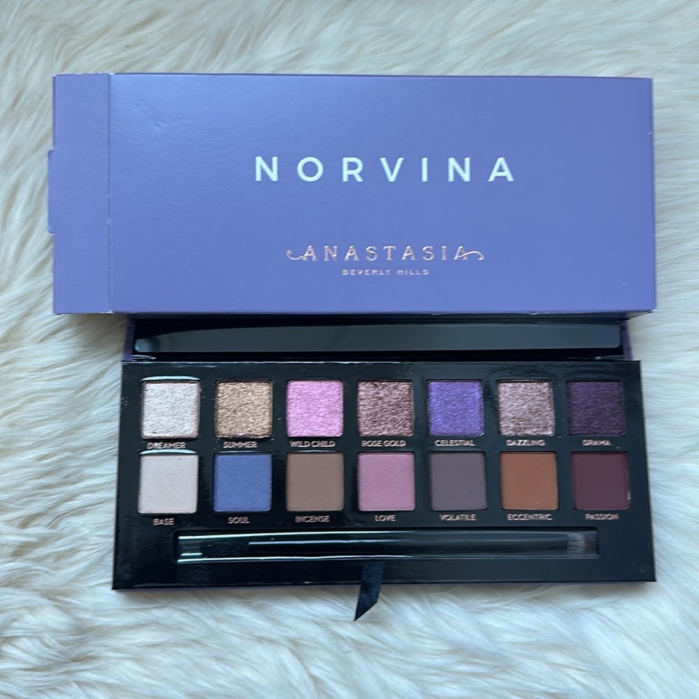 Anastasia Beverly Hills Norvina Eyeshadow Palette - Brand New in Box